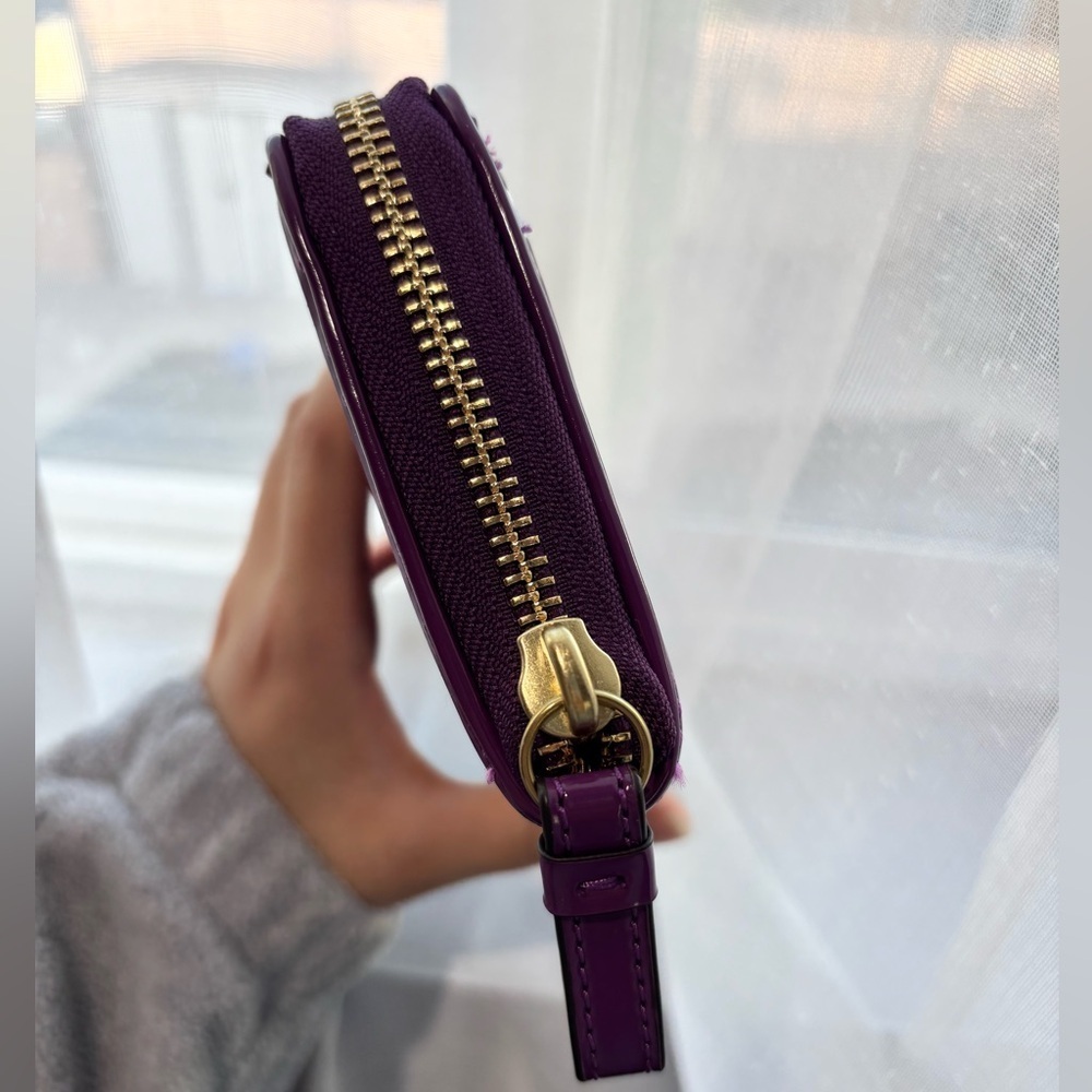 Coach F49508 Patent Signature Iris Purple Long
Bow Heart Zip Wallet (2012-2013) - Picture 3 of 12